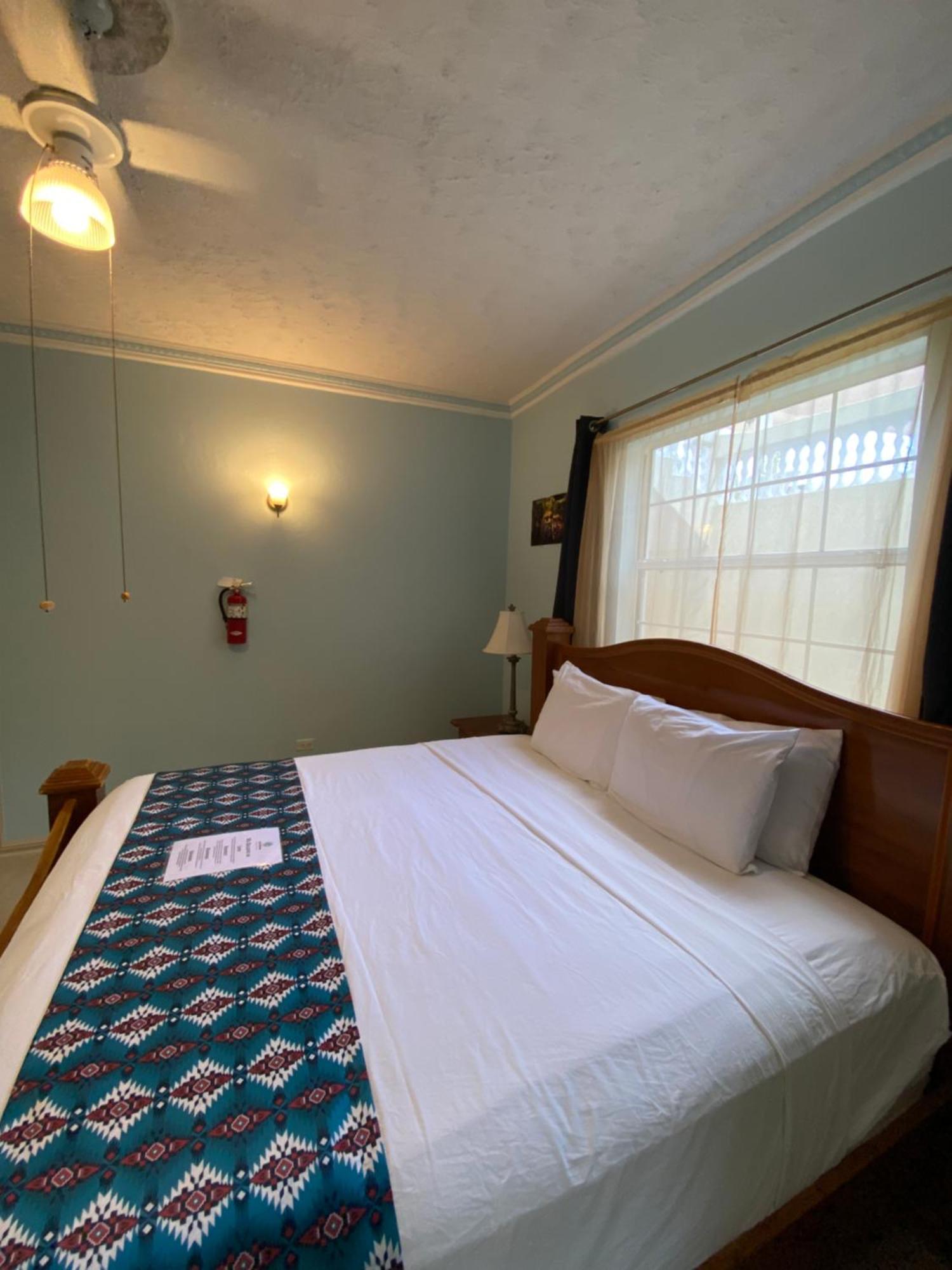 All Nations Guest House 포트안토니오 외부 사진